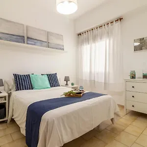 apartment-las-canteras-beach-las-palmas-de-gran-canaria.in-canary-islands.com/